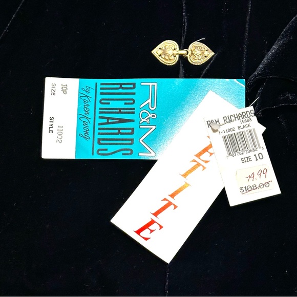 5/$15💥 R&M Richards Black Velvet Blazer Jacket Petite Karen Kwong - Picture 8 of 10